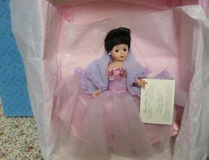 NMIB 10" 1996 MADAME ALEXANDER ELIZABETH TAYLOR UN POSTO AL SOLE #16656 - Foto 1 di 4