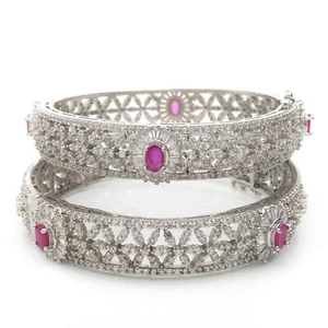 Elegante brazalete de circonita cúbica con piedras rojas y deslumbrantes cristales blancos - Imagen 1 de 39