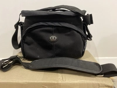 Tamrac 3350 Camera Bag w/ 2 Side and 1 Front Pockets + Internal Dividers - image 1 of 4