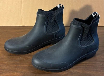 Ugg Women's Chevonne Boots Waterproof Fleece Insole Casual Comfort Size 11  EUC - Image 1 of 4