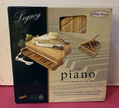 Tablero de queso de piano de madera con almacenamiento y herramientas--usado Foto 1 de 4