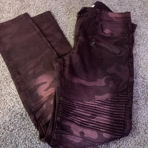 Smoke Rise Mens 36x32 Red Camo Distressed Straight Slim Denim Jeans Street Wear - Picture 1 of 7
