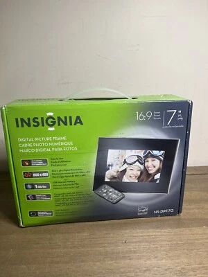 Insignia NS-DPF7 7" Digital Picture Frame-1 GB Internal Memory~BRAND NEW! - Image 1 of 4