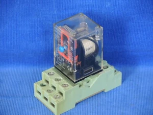Omron MK3P5-S Relay with Releco base 24VDC - Picture 1 of 3
