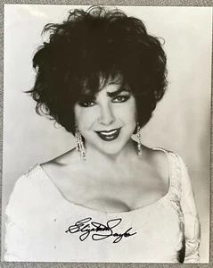 Hollywood Legend Elizabeth Taylor Signed 8x10 B&W Photo - RARE - Picture 1 of 1