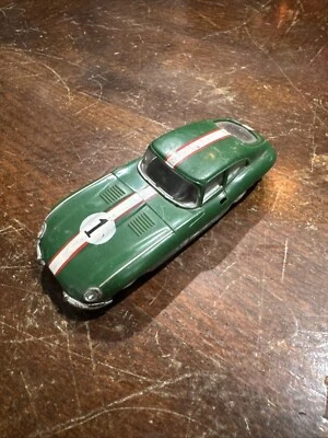 1/43 Jaguar XK-E Slot Car 1 verde Foto 1 de 4