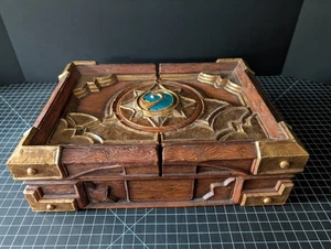 Hearthstone Keepsake Heirloom Box - Blizzard - Retrofitted with AC adapater - Foto 1 di 11