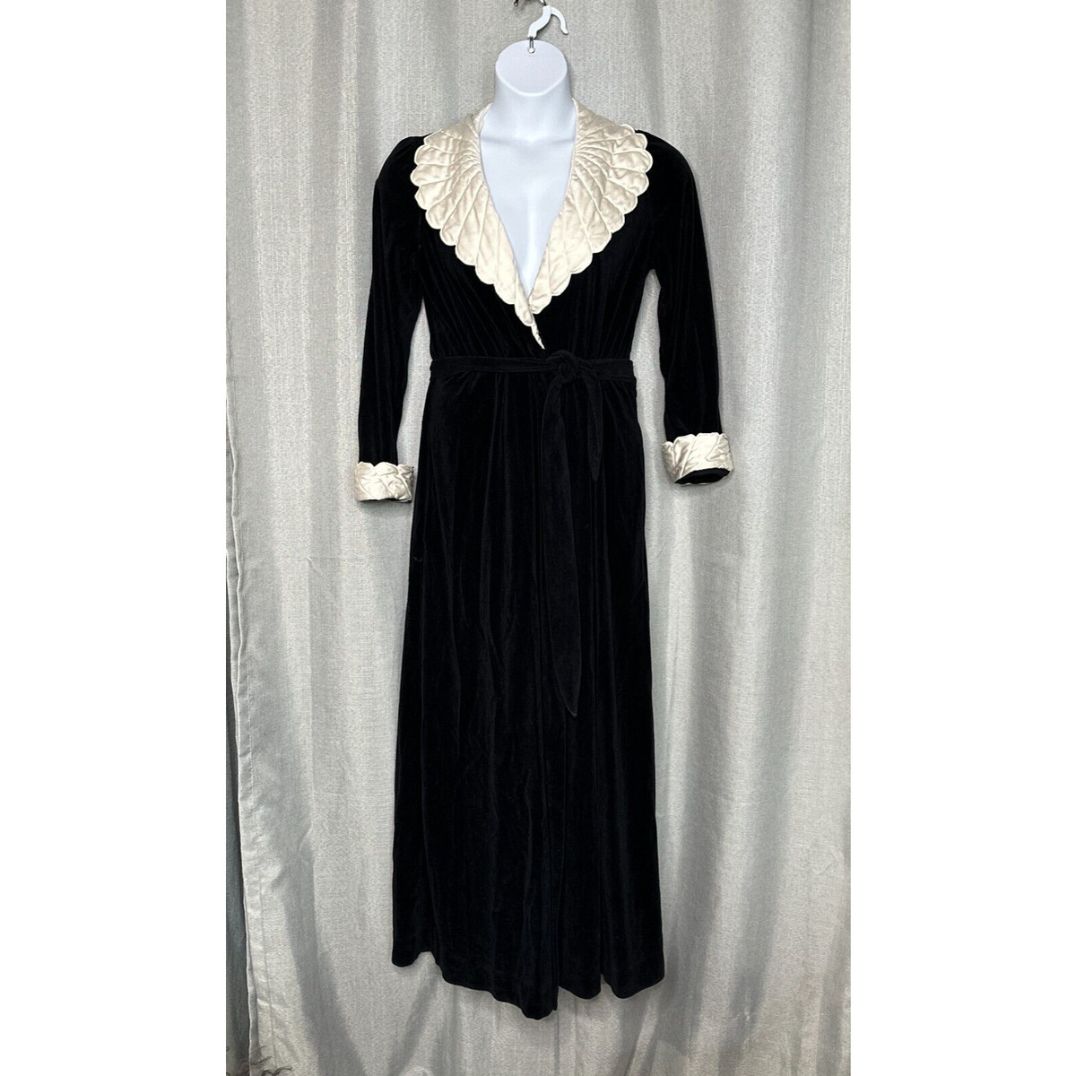 Christian Dior Robe In Women's Sleepwear & Robes for sale | eBay Christian Dior Robe In Women's Sleepwear & Robes for sale | eBay