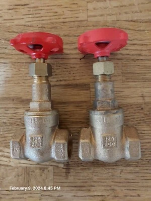 Milwaukee Bronze Gate Valve-1/2 in. pipe size, 125 SWP, 200 WOG. (Qty. 2) New - Image 1 of 4