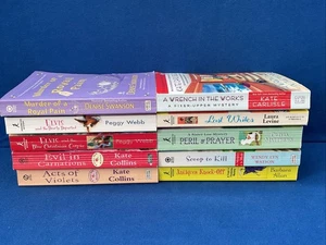 Lot of 10 - Mystery Novels, by Kate Collins and Others, Paperback - Picture 1 of 10