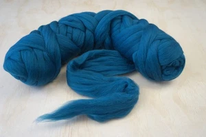 Corriedale Wool Tops roving, Teal, DHG, 50g, needle and wet felting, spinning - Picture 1 of 5