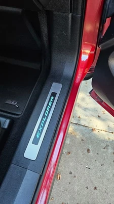 Ford Explorer 2016-2019 iluminada puerta delantera derecha placa de desgaste DB5Z 7813208 AF Foto 1 de 4