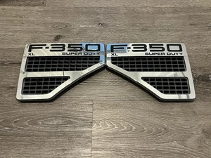 Ford F-350 Super Duty XL Left Fender Emblem Badge W/Vents Chrome 2008-2010 OEM - Bild 1 von 24