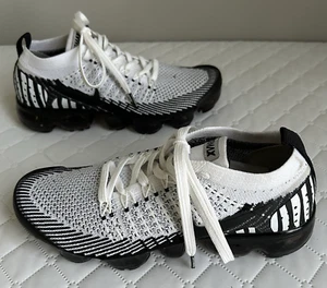 Nike Air Vapormax Flyknit 2 donna US 7 = UK 4,5 bianco righe zebrate AV7973 - 100 - Foto 1 di 11