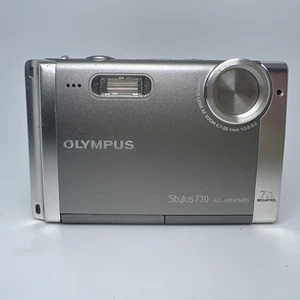 Olympus Stylus 730 7,1 megapixel fotocamera digitale per tutte le stagioni - argento - Foto 1 di 10