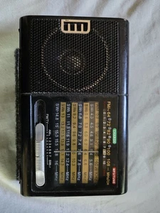 Portable AM/FM/SW Radio + USB MP3 + Safety Light = Great Survival  SR100 J200 - Picture 1 of 6