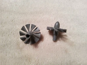 2 x GENUINE NEW LEGO TECHNIC ENGINE LARGE CENTER 10 BLADES No 6100596 - Picture 1 of 1