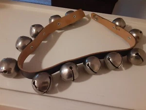 Vintage Schlittenglocken mit 12 Metallglocken am Lederriemen 27" lang - Bild 1 von 7