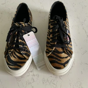 NEW Superga Zebra Velvet Low Top Women's Sneakers Size 6 S00DKN0 Fall - Picture 1 of 12
