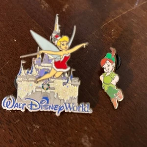 2008 Disney Tinker Bell Sparkl Christmas Flying WDW Castle Trading Pin Peter Pan - Picture 1 of 9