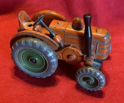 Tractor Field Marshall Dinky Toys #301 de colección con variante de ruedas verdes raras Foto 1 de 4