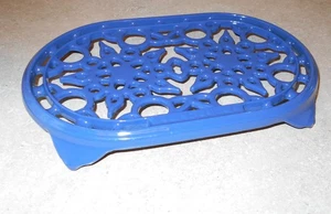 LE CREUSET Blue Enamel Cast Iron 10-1/2" OVAL TRIVET Made France - Picture 1 of 4