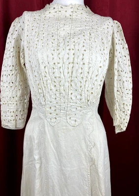 Vestido eduardiano de lino línea princesa 1905 con ojales blanco Foto 1 de 4