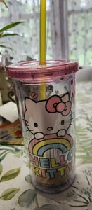 NEU Sanrio Hello Kitty Rosa mit Regenbogen Tasse mit Deckel & Strohhalm 20 Oz - Bild 1 von 4