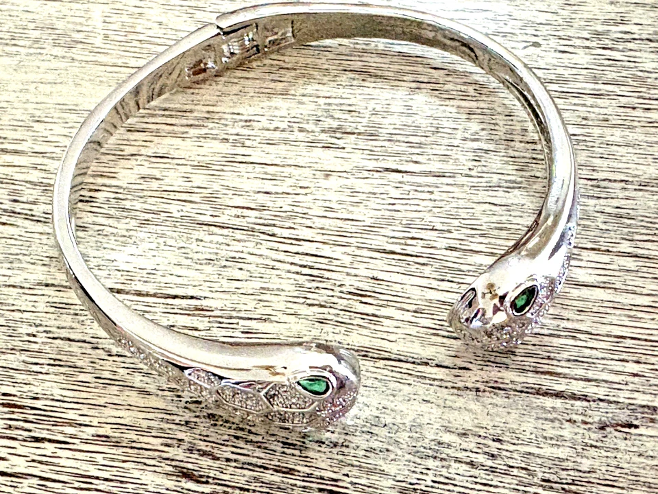 Brazalete Brazalete Serpiente Bisagras Blanco Pavé Estrás Ojos Verdes Tono Plata Foto 1 de 4