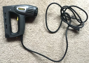 Grapadora eléctrica con cable STANLEY Tools 120 V 60 Hz 10 AMP TRA grapas TRE550 - Imagen 1 de 6