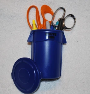 NEW 4.5" RUBBERMAID MINI BRUTE BLUE TRASH CAN & LID SMALL SALESMANS SAMPLE DESK - Picture 1 of 5