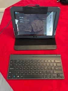 Bundle Coby Kyros supporto tastiera tablet custodia borsa laptop caricatore manuale - Foto 1 di 19