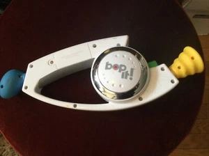 Vintage Bop It! 2006 Handheld Electronic Game Hasbro Tested Works - Picture 1 of 6