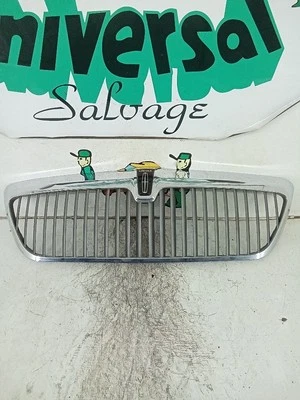 2001 Lincoln Navigator Grille  - Image 1 of 4