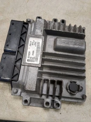 Centralina motore diesel Opel Antara 2014 -modulo 25192581 135kW VAQ13602 - Immagine 1 di 4