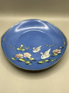 Vassoio piatto porcellana due manici dipinto a mano cigni fiori di loto Giappone 9,5" - Foto 1 di 12