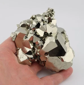Glänzende Oktaeder Kristall Pyrit Platte & Quarz. Huanzala Minen, Huallanca Peru - Bild 1 von 6