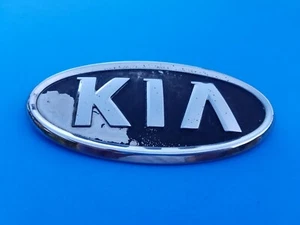 07 08 09 10 KIA RONDO REAR GATE LID EMBLEM BADGE SYMBOL LOGO USED OEM (2007) - Picture 1 of 3