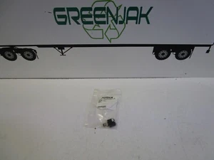 TURCK YB2-FSM 4.5-2KFM 4.5 SPLITTER NEW MISSING BOX FREE SHIPPING!!!!! - Picture 1 of 5