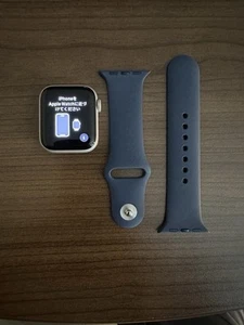 Apple Watch SE (GEN 2) 40mm Boîtier Starlight GPS Cellulaire - Photo 1 sur 4