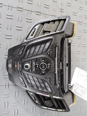 Panel de control de radio Ford FIESTA 2015-2019 pantalla de 3,5" apertura desde 03/05/15 Foto 1 de 4