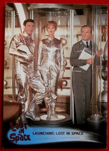 LOST IN SPACE - Card #02 - A Family Affair - Inkworks 1997 - Picture 1 of 2