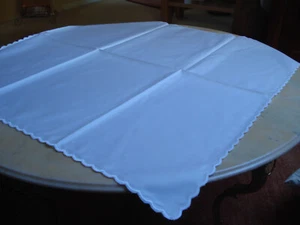 elegante weiße schlichte Tischdecke 90/90 mit Feston Schweiz reine Baumwolle top - Bild 1 von 4