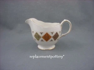 Colclough Crispin Milk Jug - Picture 1 of 1