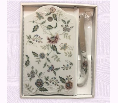 ¡Nuevo! Juego de tabla de cortar queso y cuchillo de Andrea de Sadek Buckingham floral Foto 1 de 4