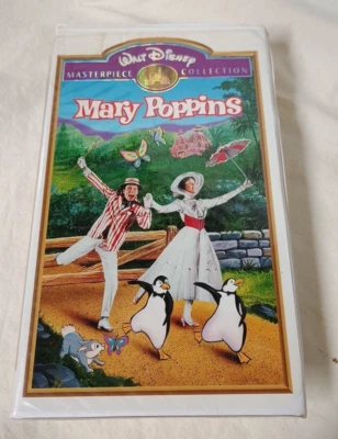 Walt Disney Masterpiece Collection VHS 1999 Mary Poppins Clamshell - Image 1 of 4