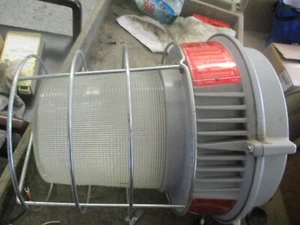  Killark Holophane Model: PETL175MH27 Mounted Light Fixture  - Picture 1 of 4