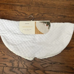 GONNA BERKSHIRE HOME TREE 24 POLLICI BIANCA TRAPUNTATA 100% POLIESTERE NUOVA CON ETICHETTE - Foto 1 di 4