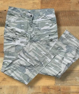 Outfit XS Woman’s Camo Cargo Pants Low Rise Flared Bootcut Waist 29” - Picture 1 of 9