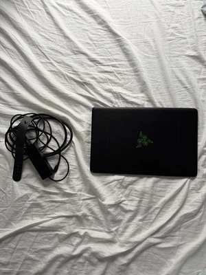Razer Blade Stealth 12.5” Touchscreen 4k Intel I7-6500U 8GB Ram 256 SSD - Image 1 of 4